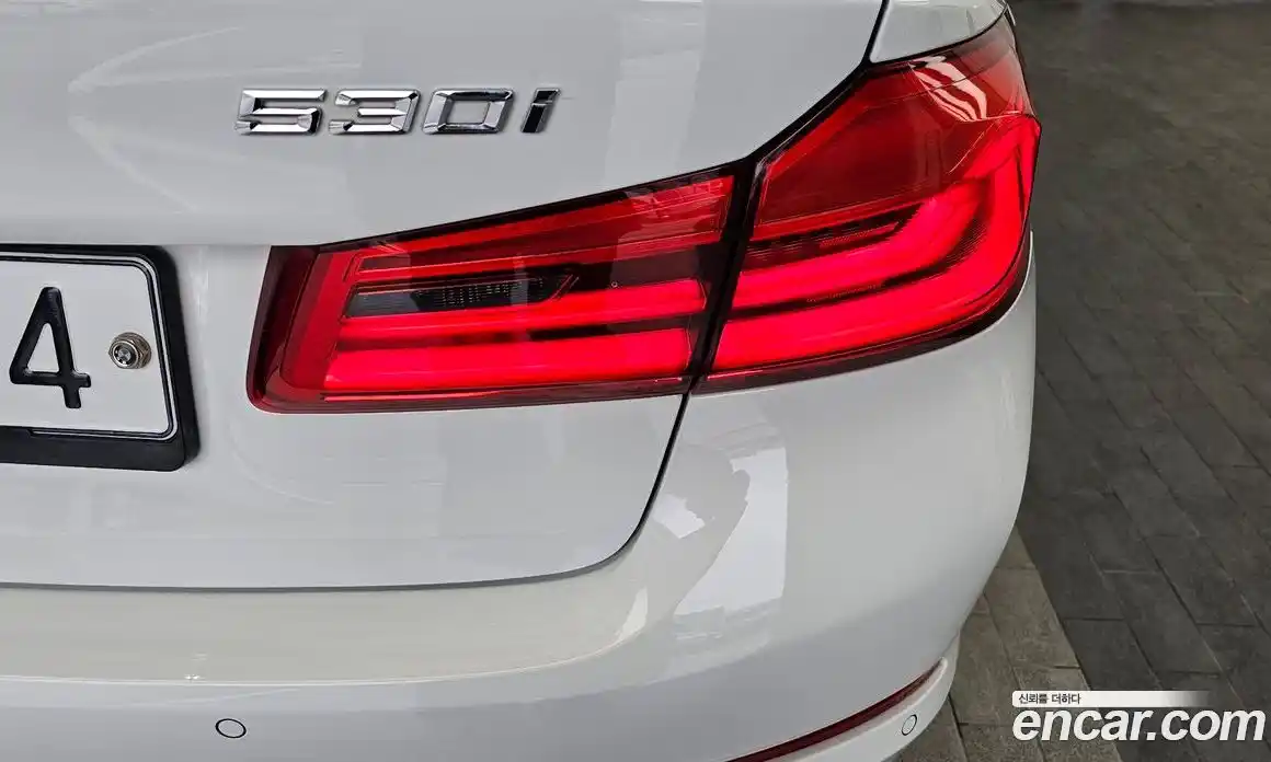 BMW 5 серия 2018 2.0 автомат (гидро), фото 9