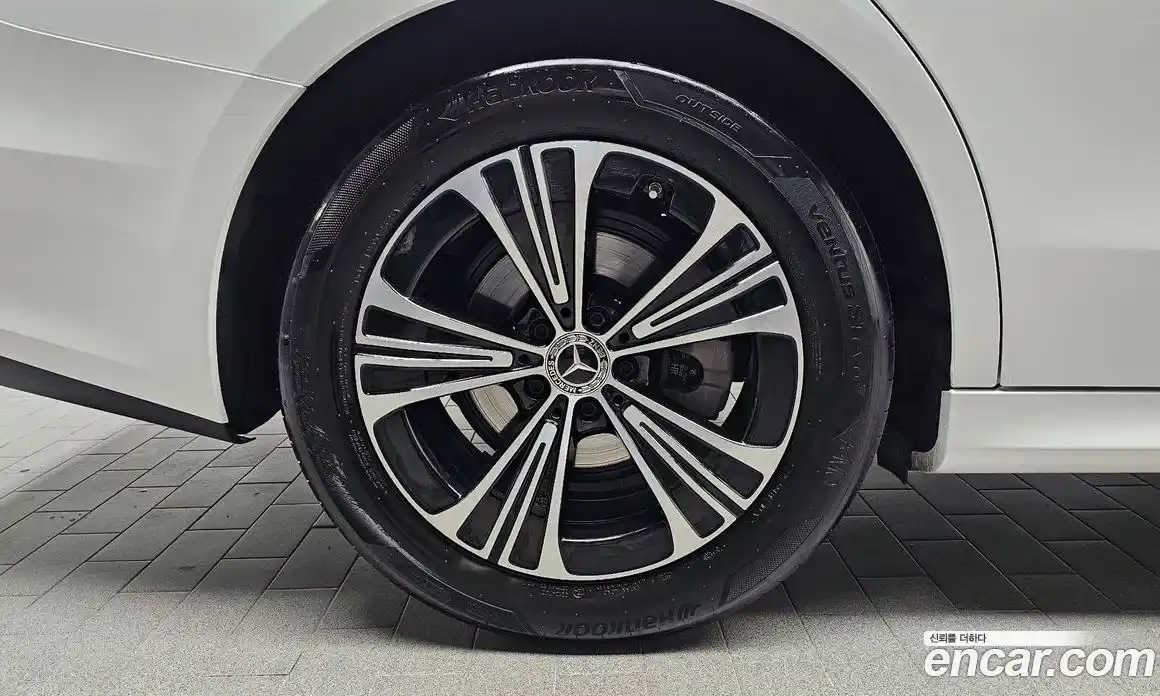 Mercedes-Benz E-Class 2025 2.0 автомат (гидро), фото 5