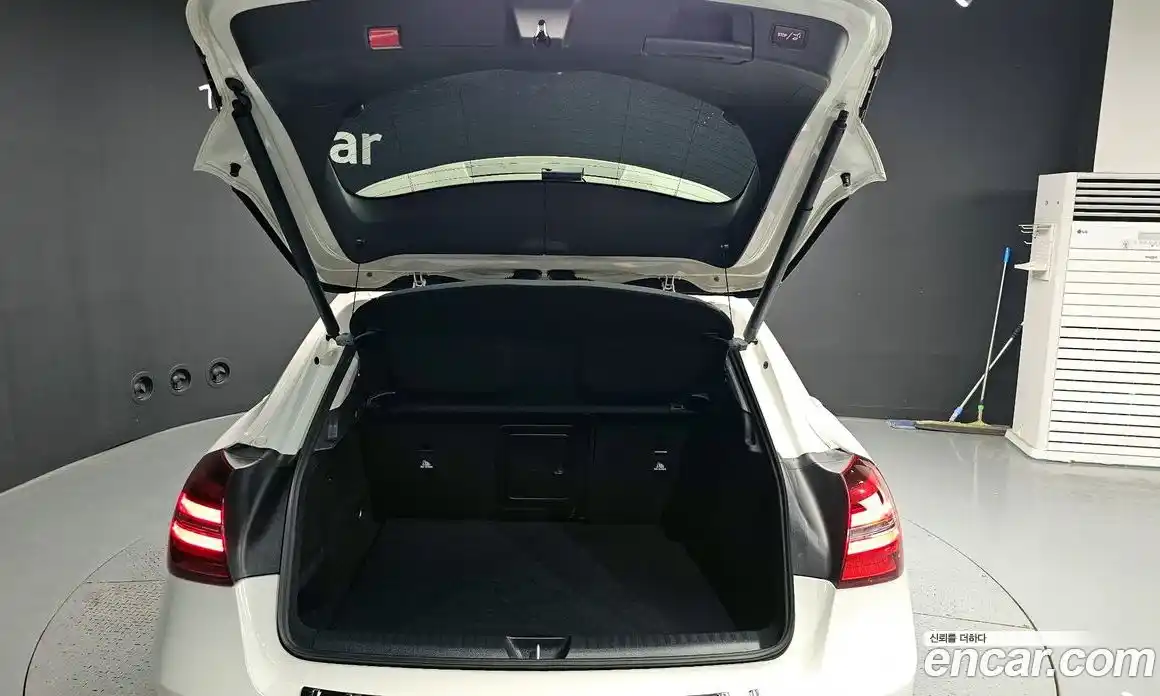 Mercedes-Benz GLA-Class 2017 2.0 гидро, фото 26 Mercedes-Benz GLA-Class 2017 2.0 гидро, фото 26