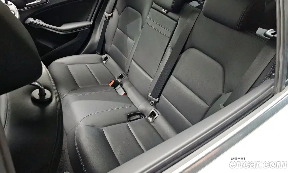Mercedes-Benz GLA-Class 2017 2.0 гидро, фото 31 Mercedes-Benz GLA-Class 2017 2.0 гидро, фото 31