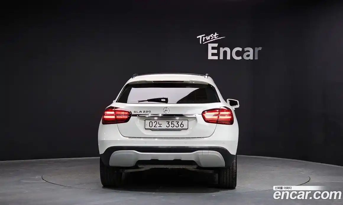 Mercedes-Benz GLA-Class 2017 2.0 гидро, фото 4 Mercedes-Benz GLA-Class 2017 2.0 гидро, фото 4