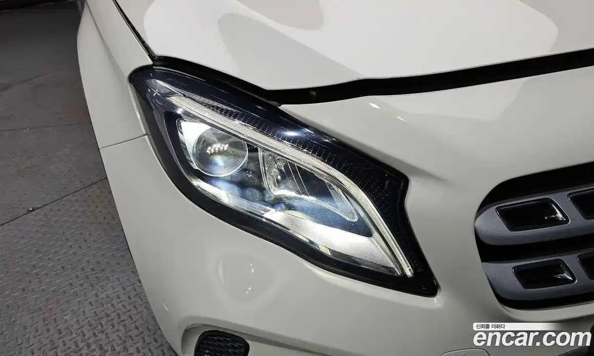 Mercedes-Benz GLA-Class 2017 2.0 гидро, фото 8 Mercedes-Benz GLA-Class 2017 2.0 гидро, фото 8