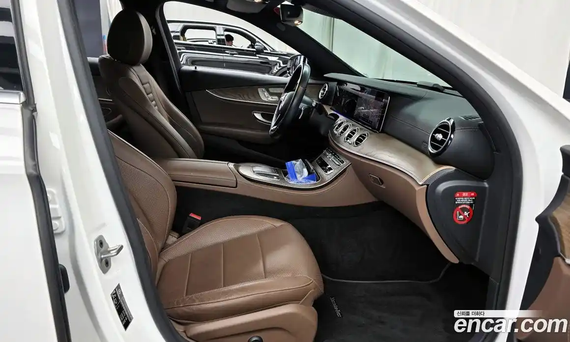 Mercedes-Benz E-Class 2021 2.0 автомат (гидро), фото 16