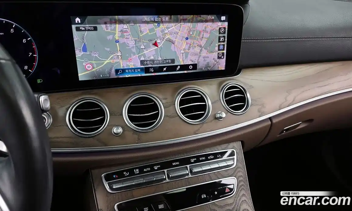 Mercedes-Benz E-Class 2021 2.0 автомат (гидро), фото 19