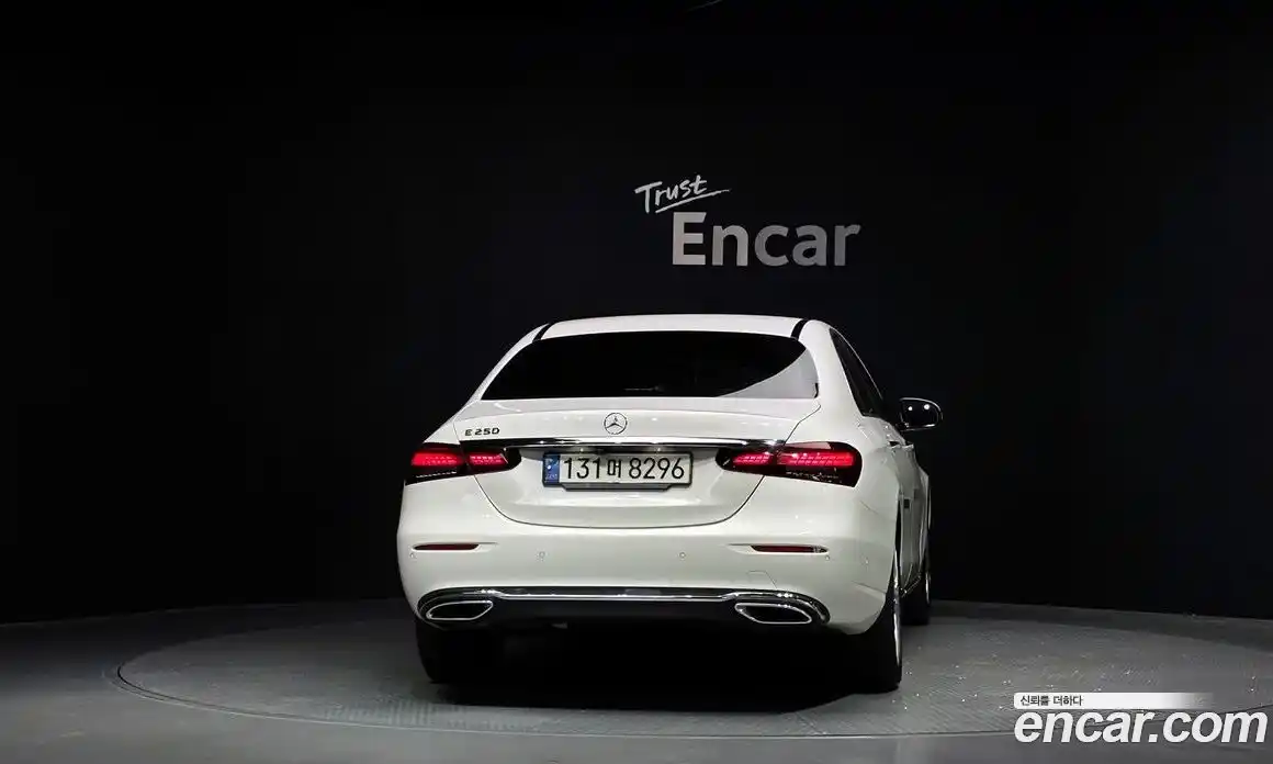 Mercedes-Benz E-Class 2021 2.0 автомат (гидро), фото 4
