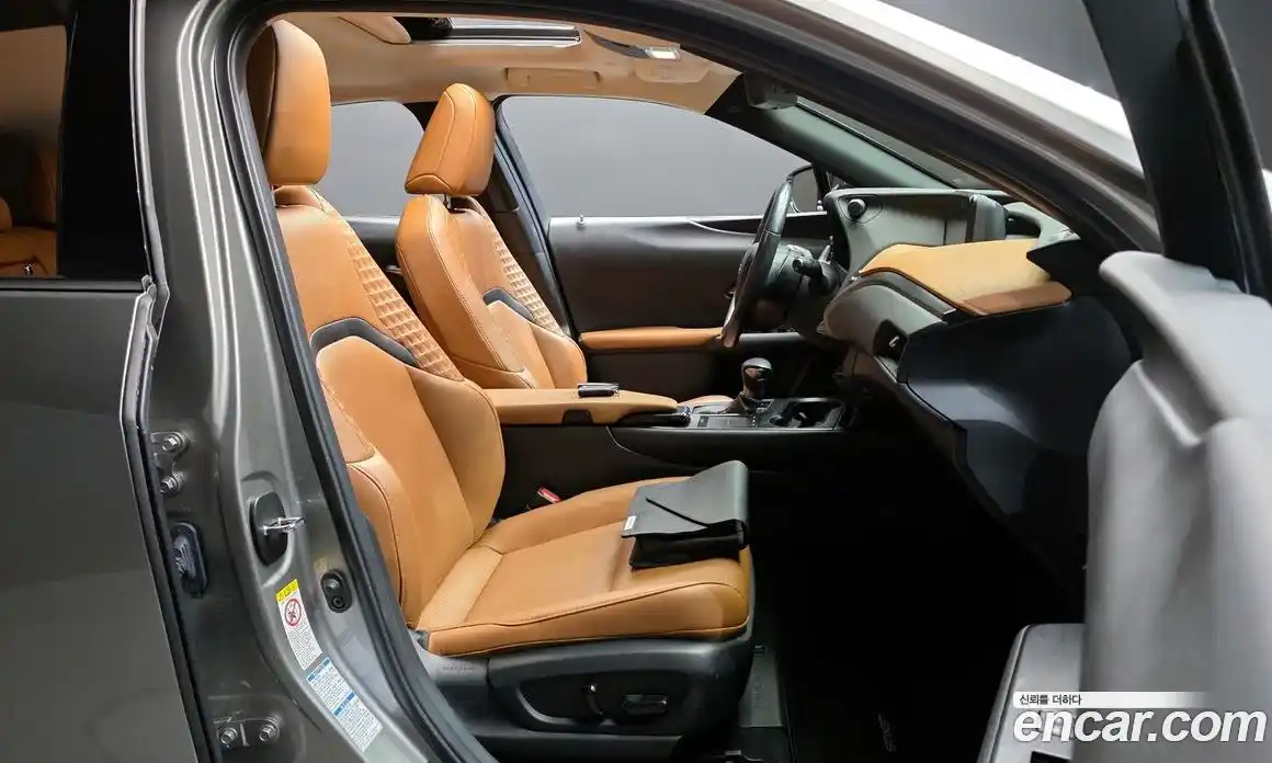 Lexus UX 2019 2.0 гидро, фото 16