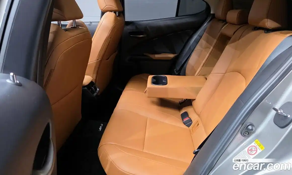 Lexus UX 2019 2.0 гидро, фото 18