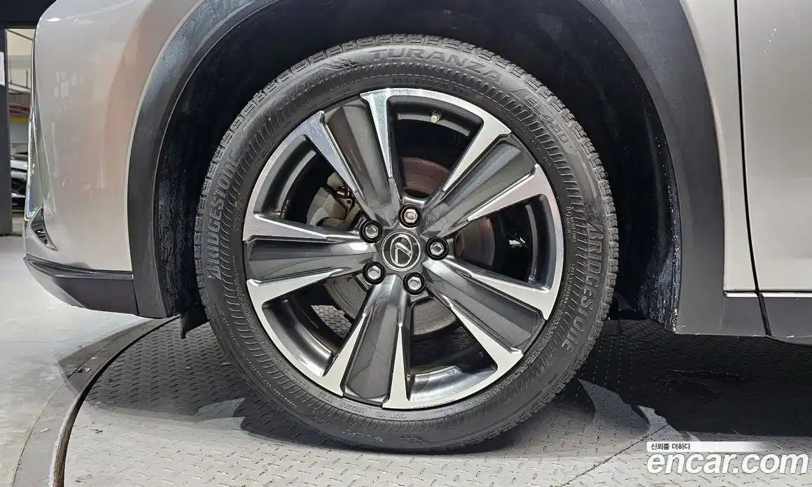 Lexus UX 2019 2.0 гидро, фото 5