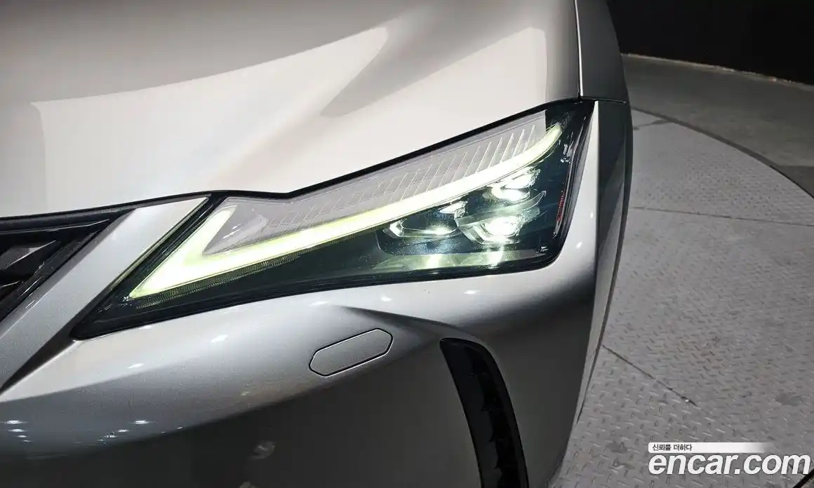 Lexus UX 2019 2.0 гидро, фото 8
