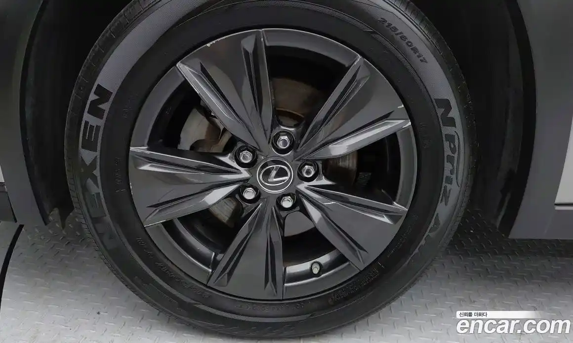 Lexus UX 2019 2.0 гидро, фото 5