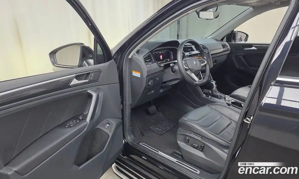 Volkswagen Tiguan 2023 2.0 автомат (гидро), фото 13