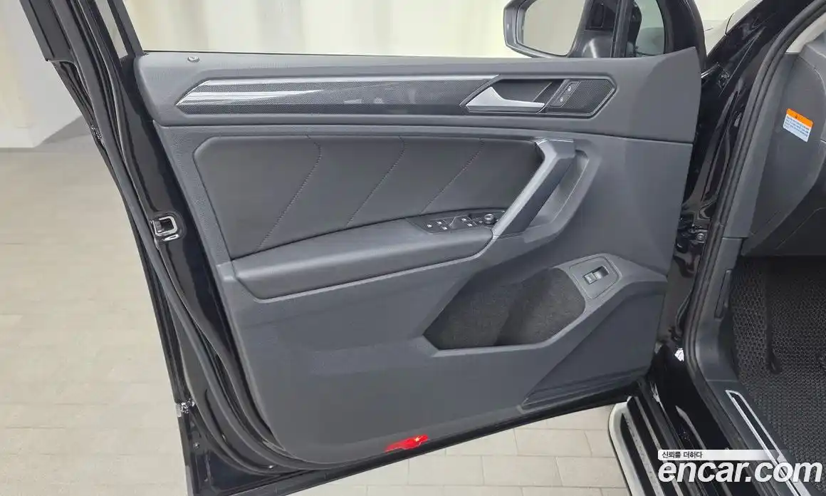 Volkswagen Tiguan 2023 2.0 автомат (гидро), фото 14