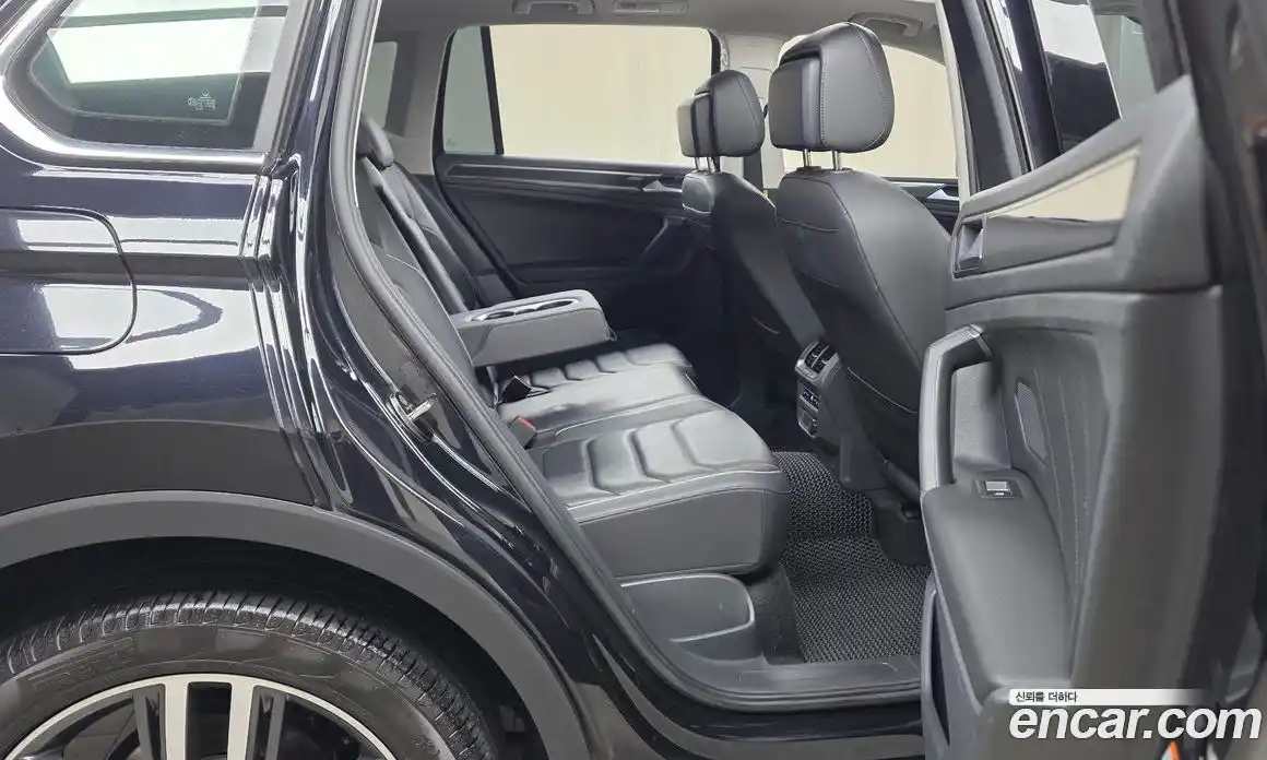 Volkswagen Tiguan 2023 2.0 автомат (гидро), фото 17