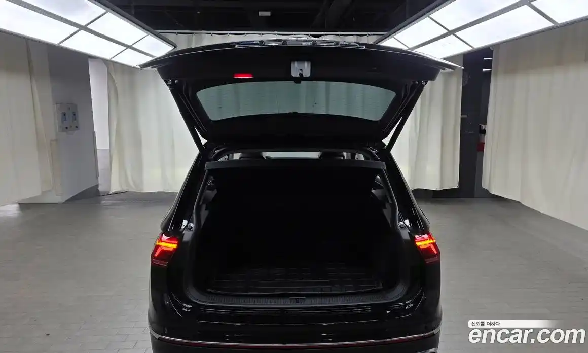 Volkswagen Tiguan 2023 2.0 автомат (гидро), фото 24