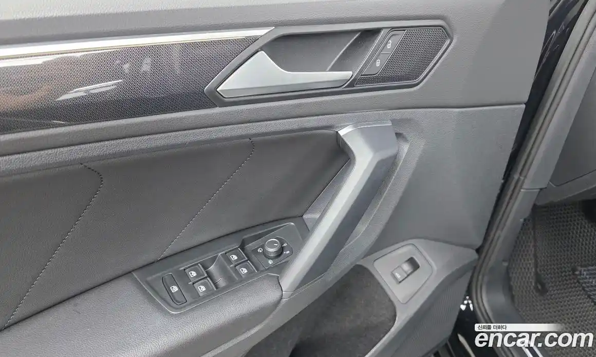 Volkswagen Tiguan 2023 2.0 автомат (гидро), фото 25