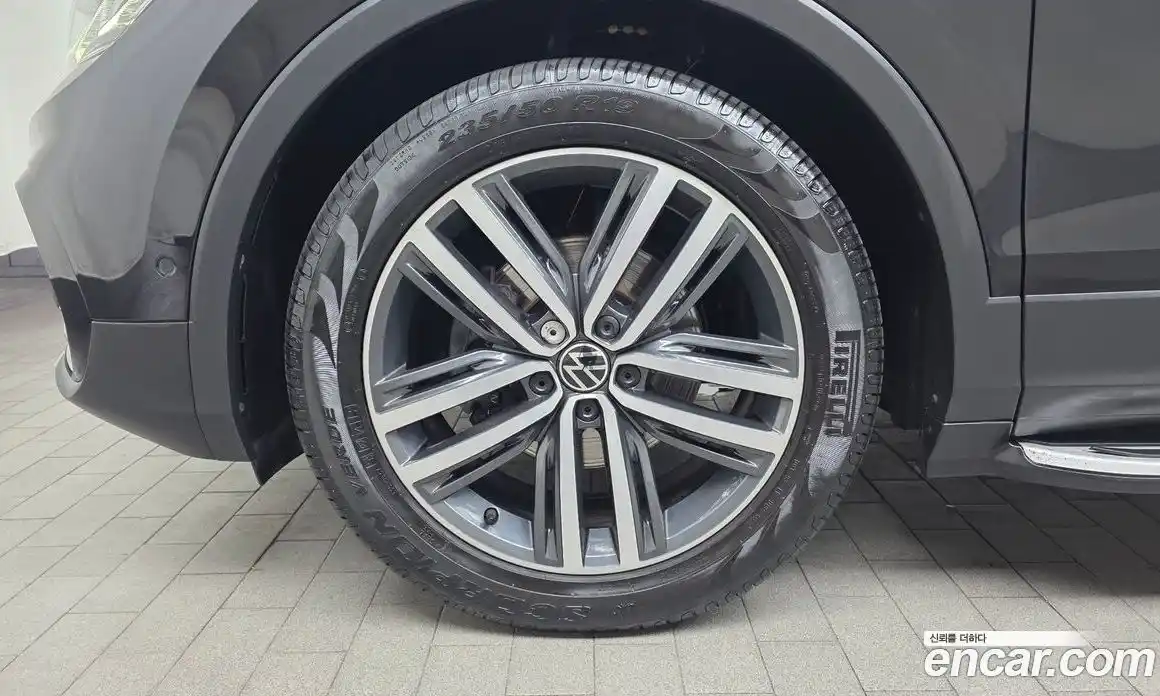 Volkswagen Tiguan 2023 2.0 автомат (гидро), фото 5