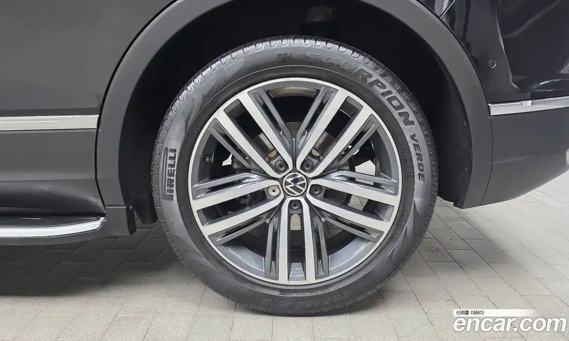Volkswagen Tiguan 2023 2.0 автомат (гидро), фото 7