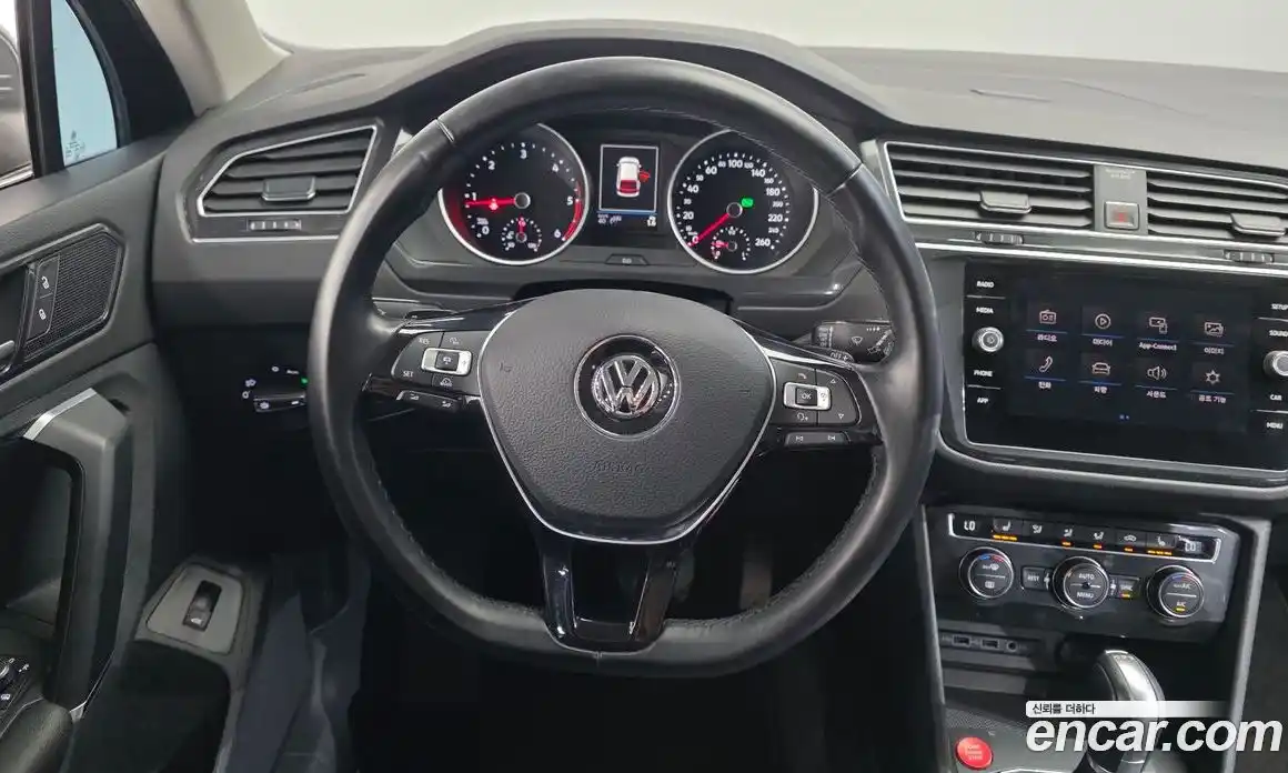 Volkswagen Tiguan 2018 2.0 автомат (гидро), фото 19