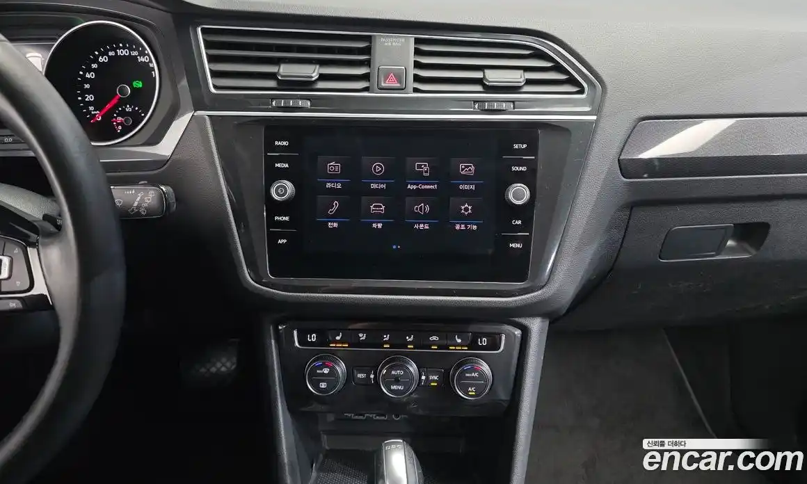 Volkswagen Tiguan 2018 2.0 автомат (гидро), фото 20