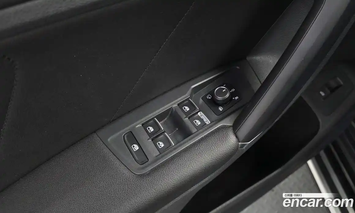 Volkswagen Tiguan 2018 2.0 автомат (гидро), фото 27