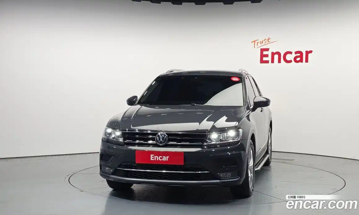 Volkswagen Tiguan 2018 2.0 автомат (гидро), фото 3