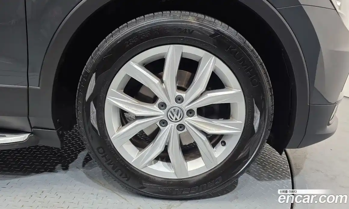 Volkswagen Tiguan 2018 2.0 автомат (гидро), фото 5