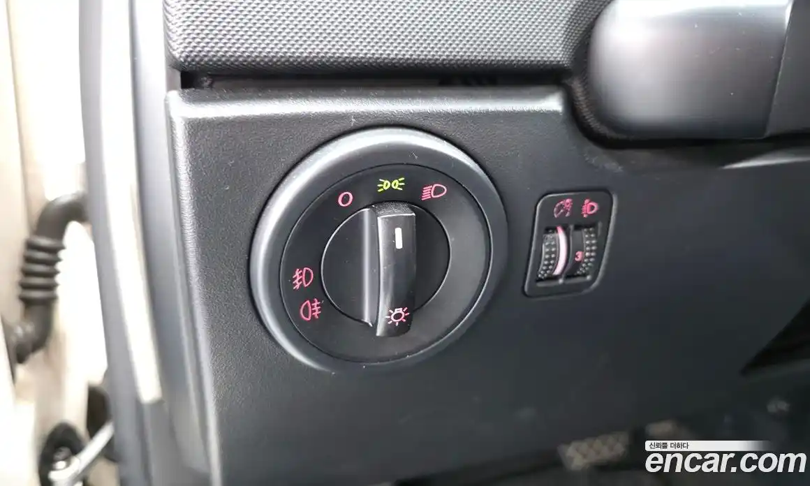 Volkswagen Beatle 2010 2.0 автомат (гидро), фото 17