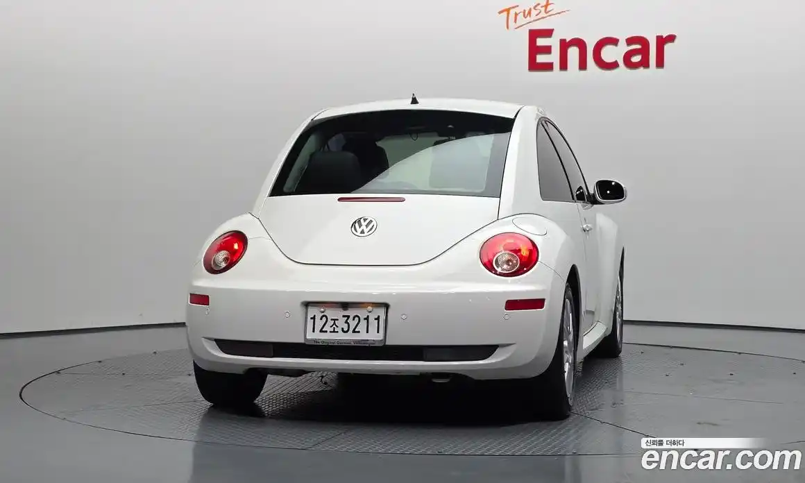Volkswagen Beatle 2010 2.0 автомат (гидро), фото 4
