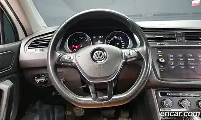 Volkswagen Tiguan 2018 2.0 автомат (гидро), миниатюра 12