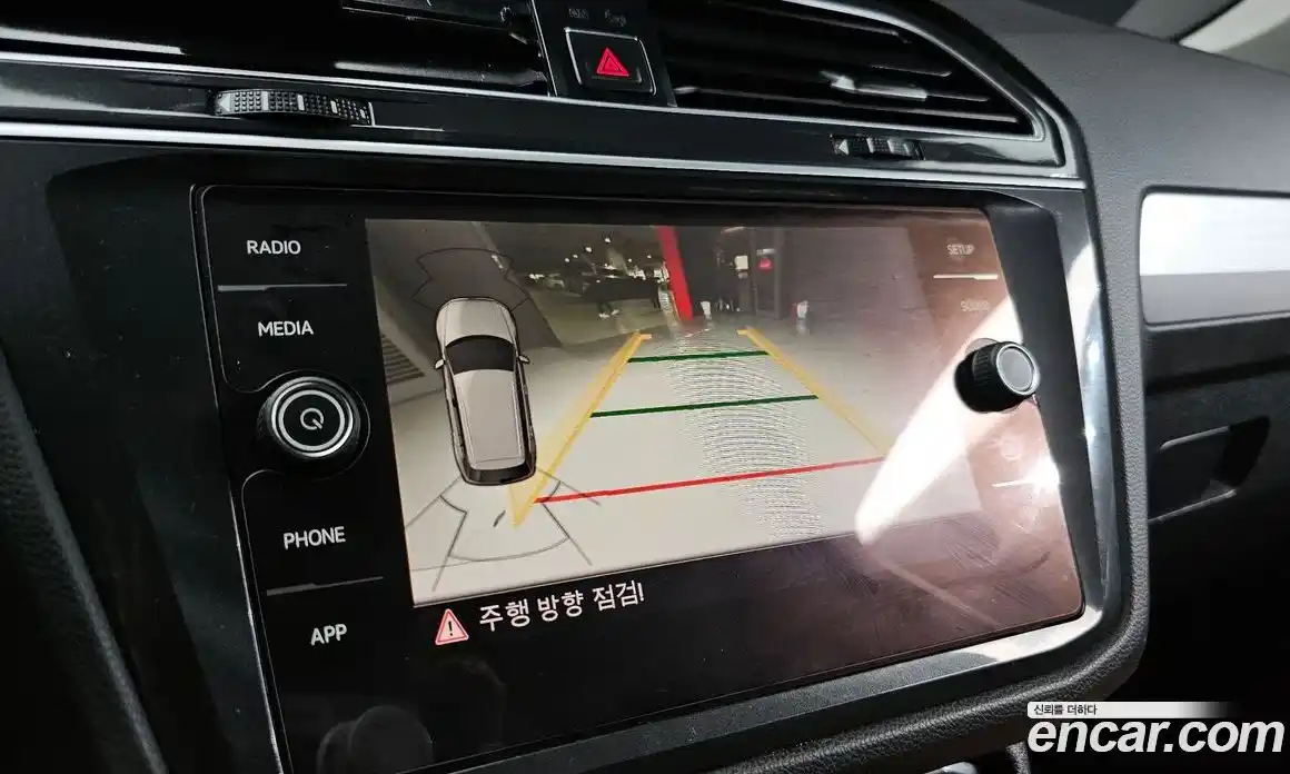 Volkswagen Tiguan 2018 2.0 автомат (гидро), фото 14