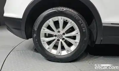 Volkswagen Tiguan 2018 2.0 автомат (гидро), миниатюра 5