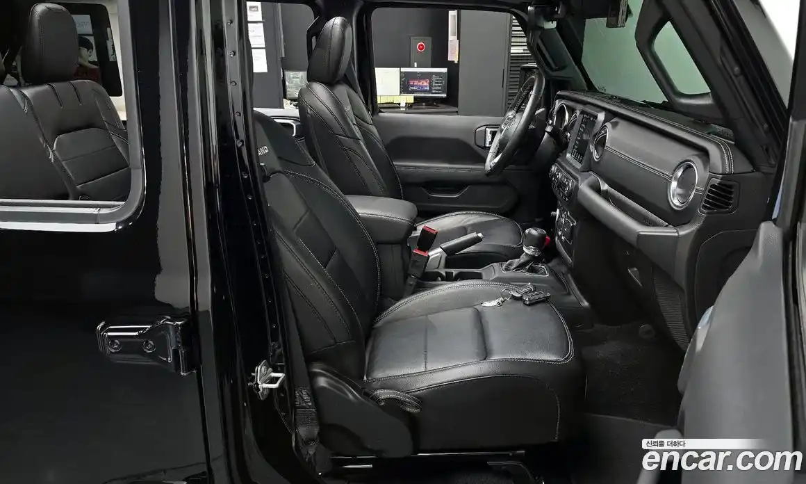 Jeep Wrangler 2021 2.0 автомат (гидро), фото 16