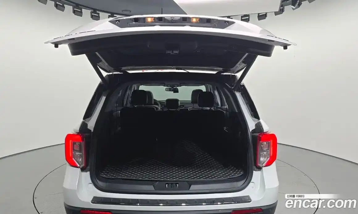 Ford Explorer 2021 2.3 автомат (гидро), фото 28
