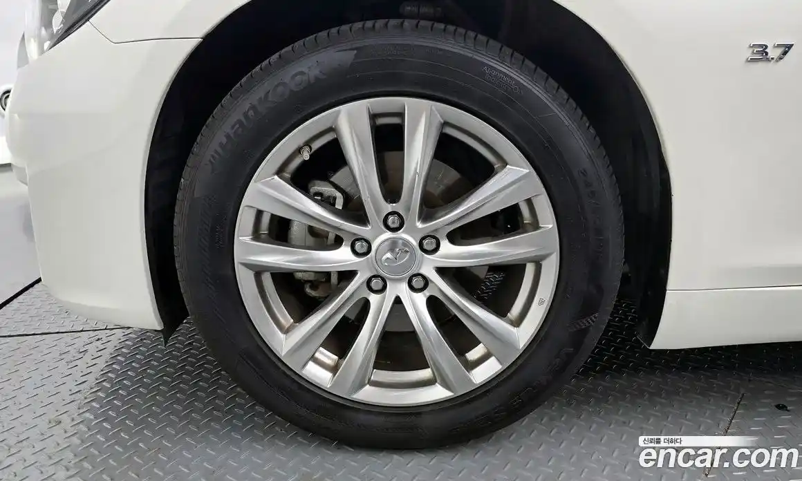 Infiniti Q70 2019 3.7 гидро, фото 5
