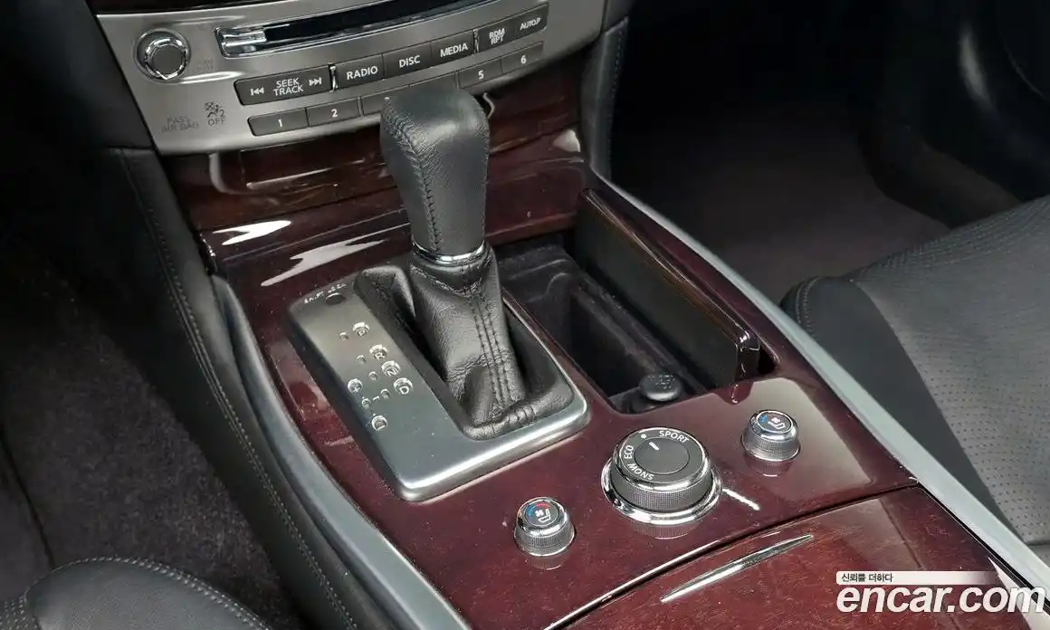 Infiniti Q70 2019 3.7 гидро, фото 9