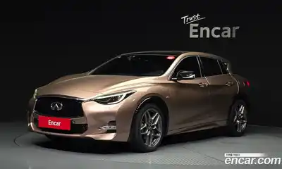 Infiniti Q30