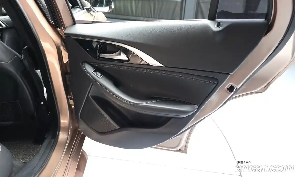 Infiniti Q30 2017 2.0 гидро, фото 15