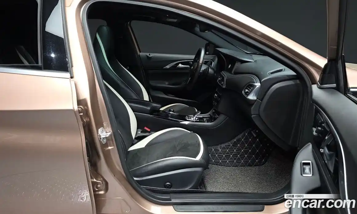 Infiniti Q30 2017 2.0 гидро, фото 17
