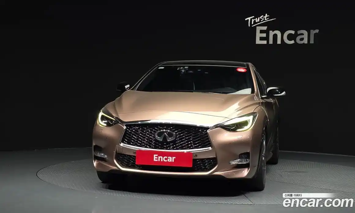 Infiniti Q30 2017 2.0 гидро, фото 3