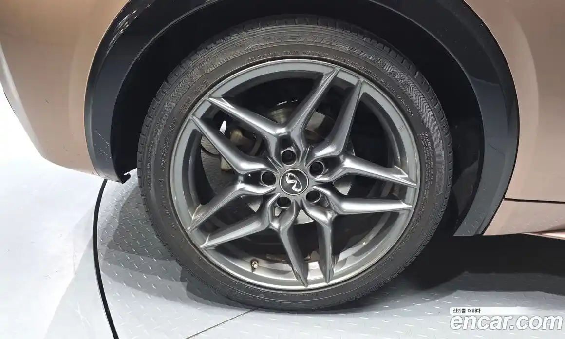 Infiniti Q30 2017 2.0 гидро, фото 5