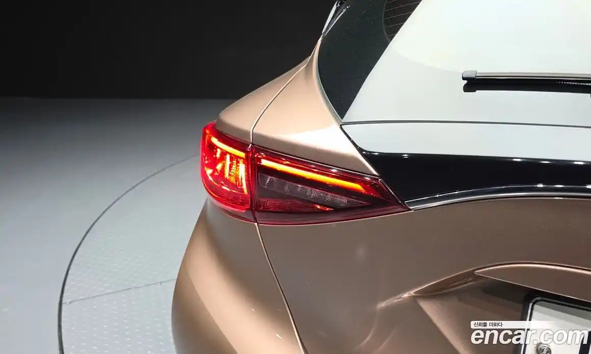 Infiniti Q30 2017 2.0 гидро, фото 9