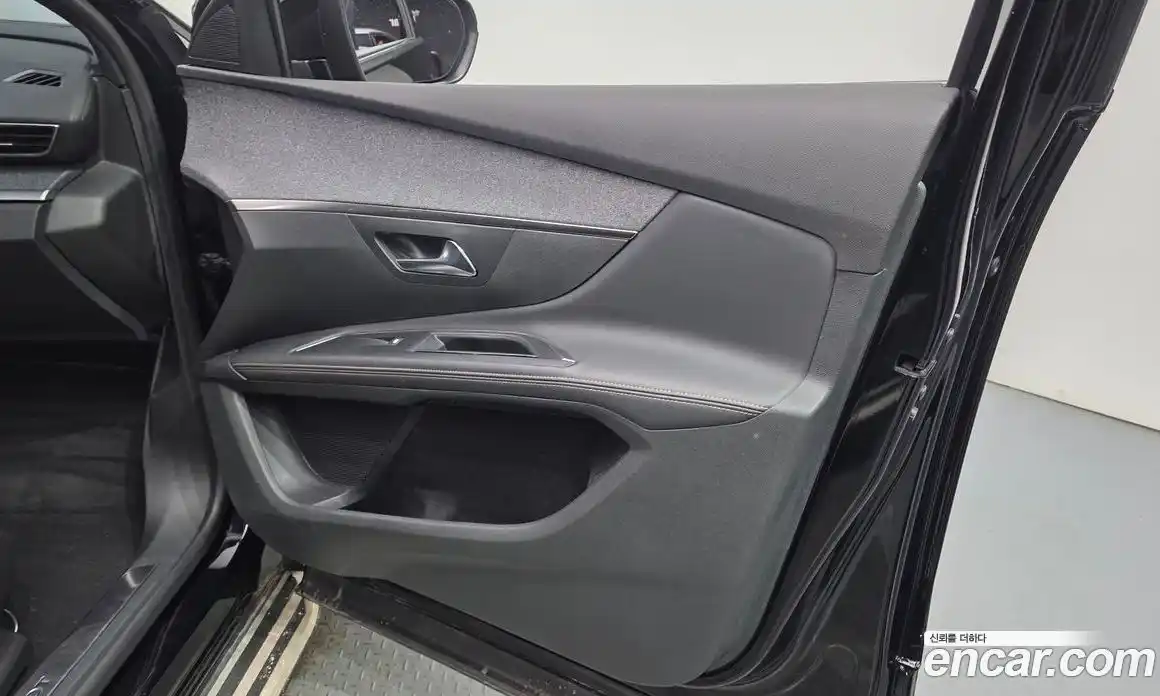 Peugeot 5008 2019 1.5 автомат (гидро), фото 14