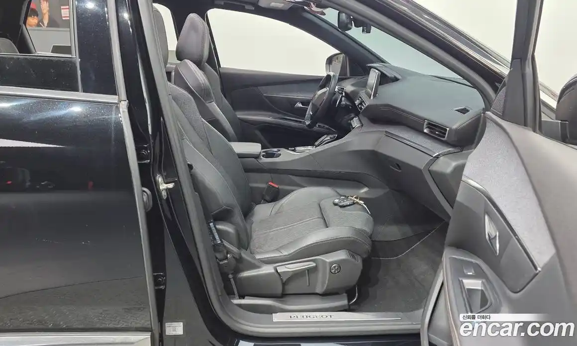 Peugeot 5008 2019 1.5 автомат (гидро), фото 16