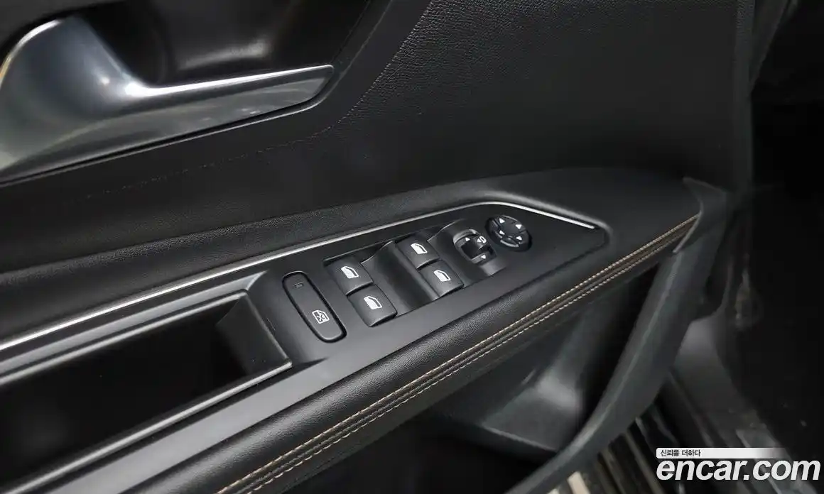 Peugeot 5008 2019 1.5 автомат (гидро), фото 29