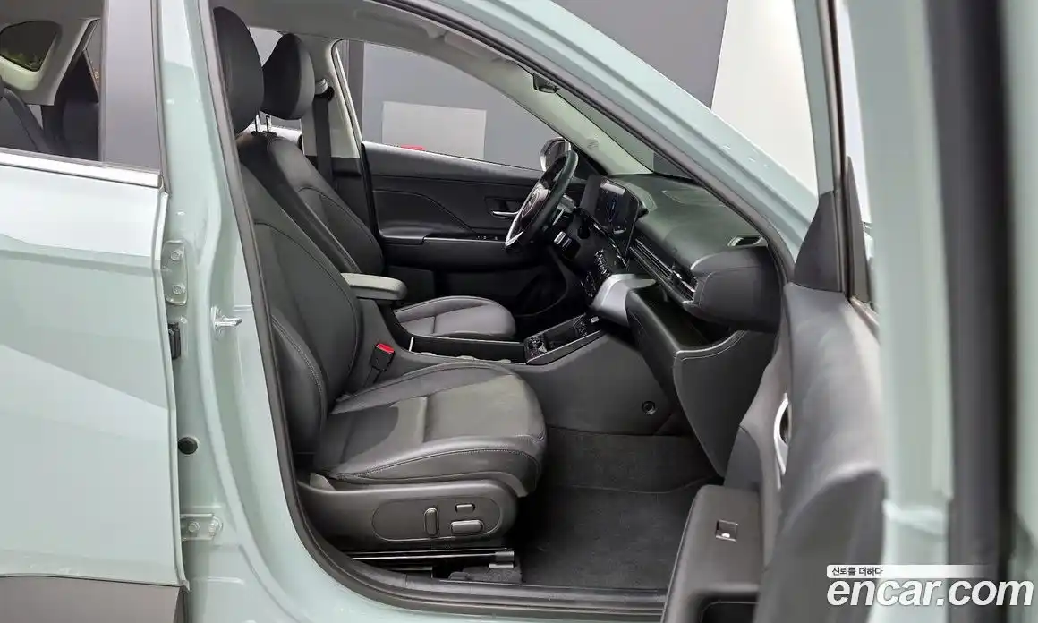 Hyundai Kona 2023 1.6 автомат (гидро), фото 11