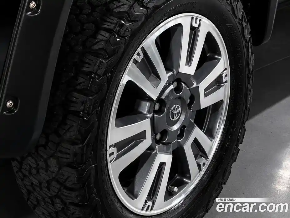 Toyota Tundra 2021 5.7 гидро, фото 5