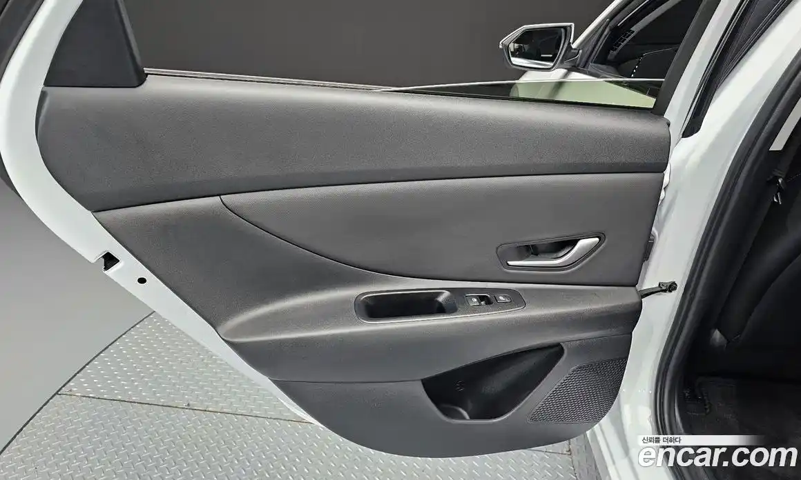 Hyundai Avante 2024 1.6 автомат (гидро), фото 15