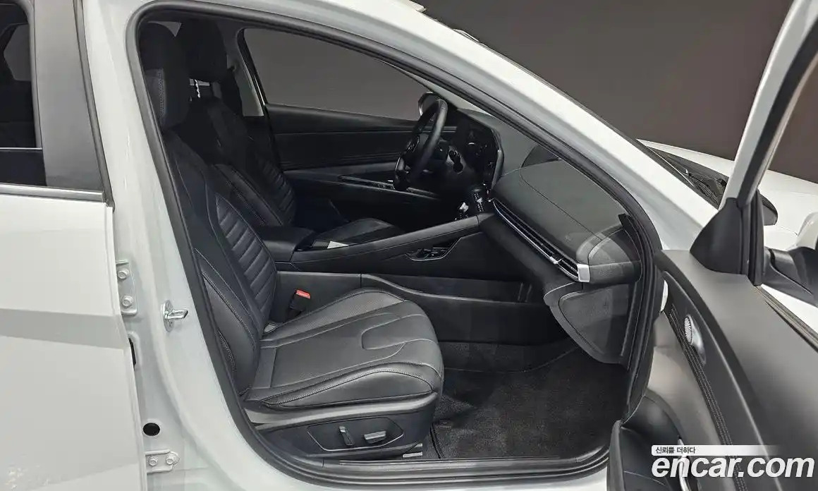 Hyundai Avante 2024 1.6 автомат (гидро), фото 16