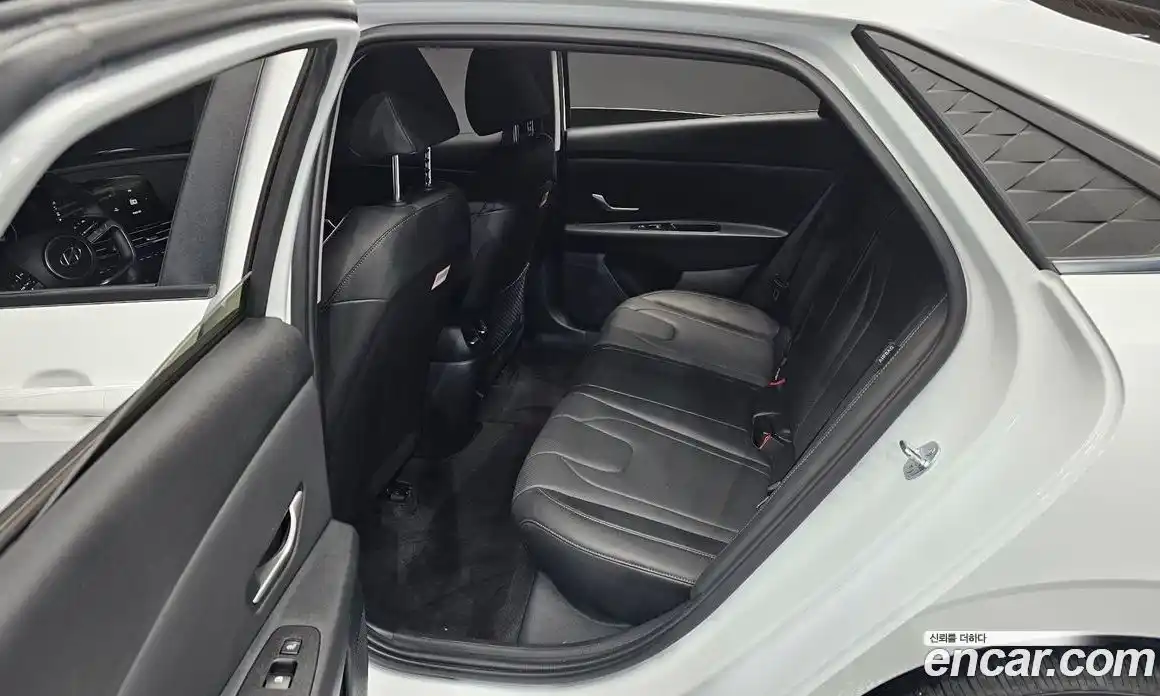Hyundai Avante 2024 1.6 автомат (гидро), фото 18