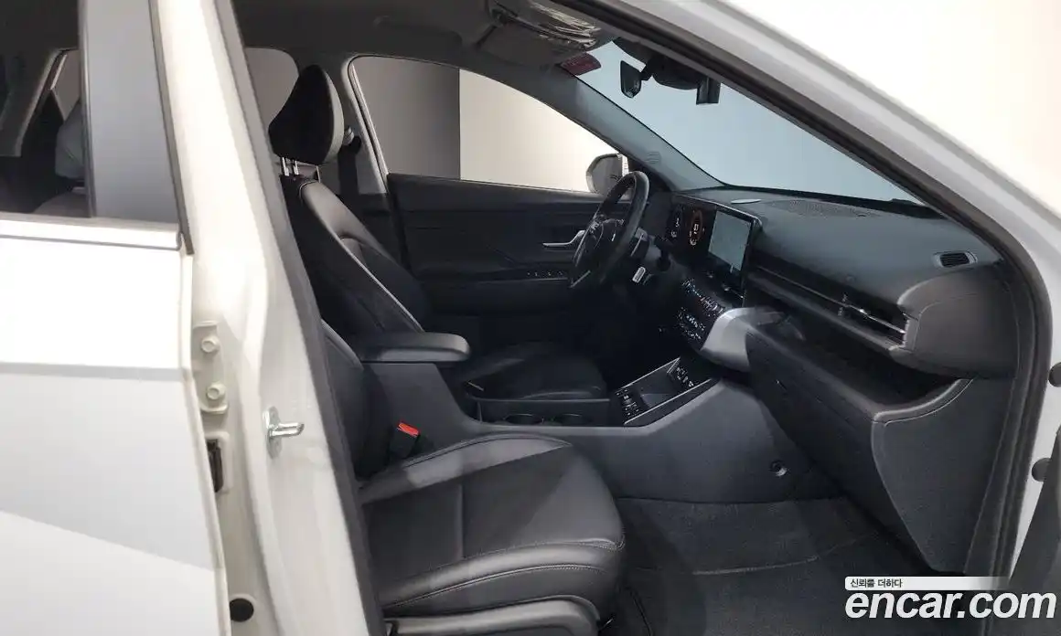 Hyundai Kona 2023 1.6 автомат (гидро), фото 15